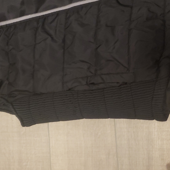 Black vest - Picture 3 of 3